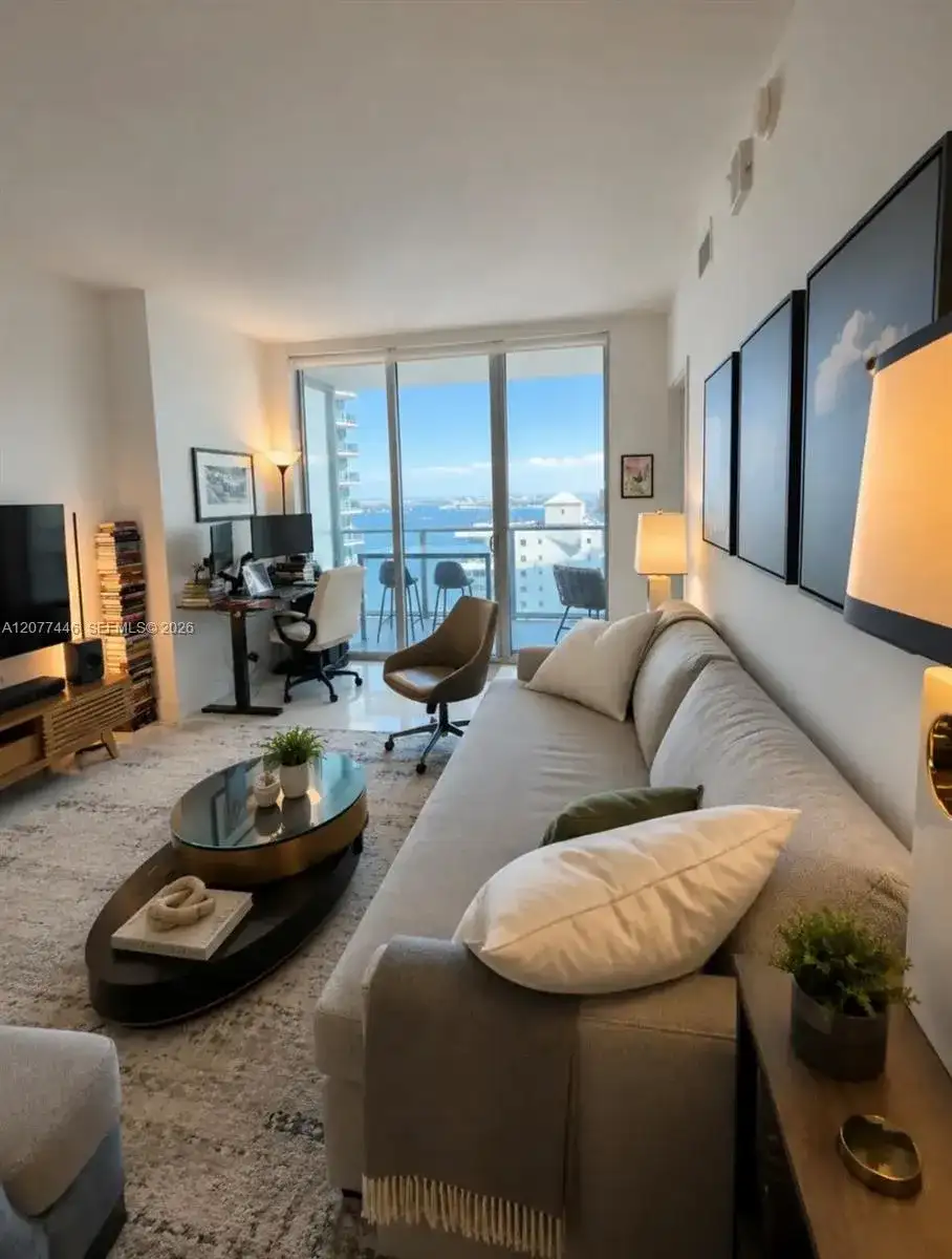 1300 Brickell Bay Dr # 1807, Miami FL 33131 photo 2
