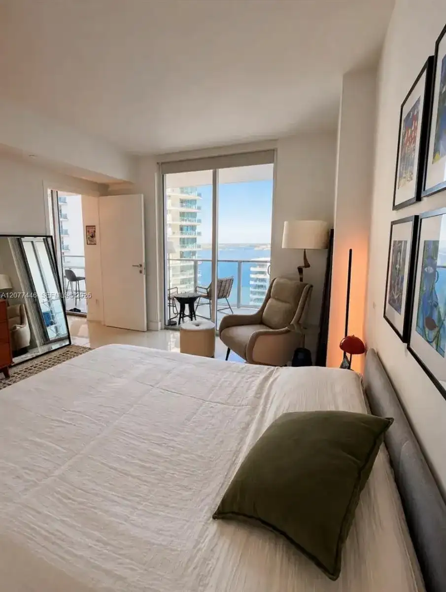 1300 Brickell Bay Dr # 1807, Miami FL 33131 photo 3