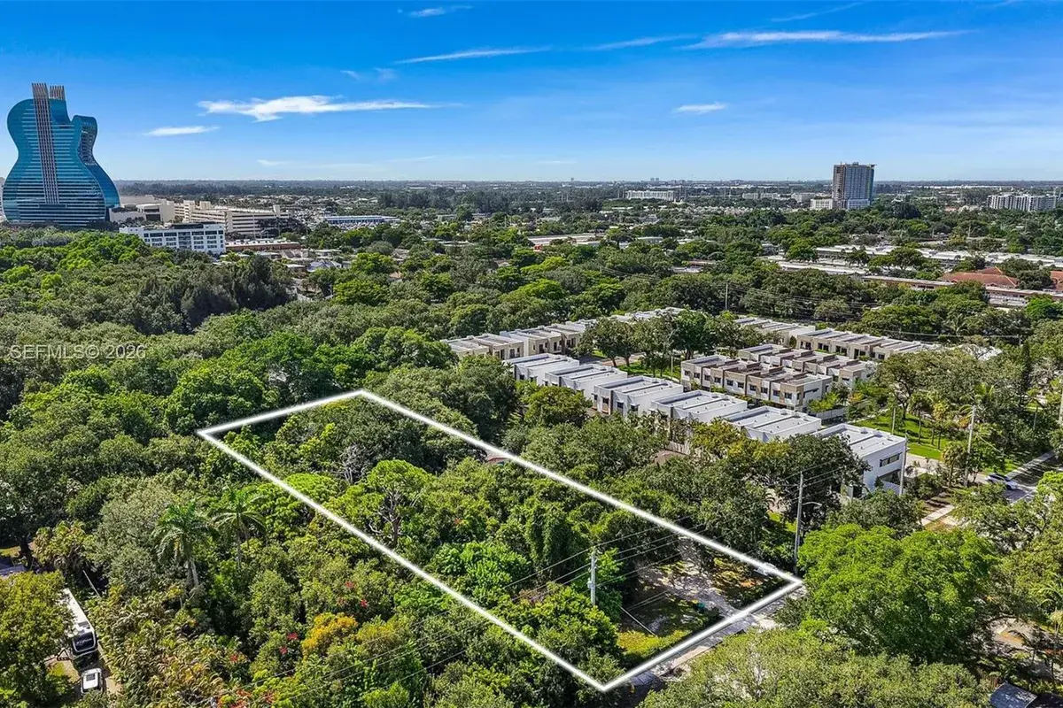 5571 SW 40th Ave, Dania Beach FL 33314