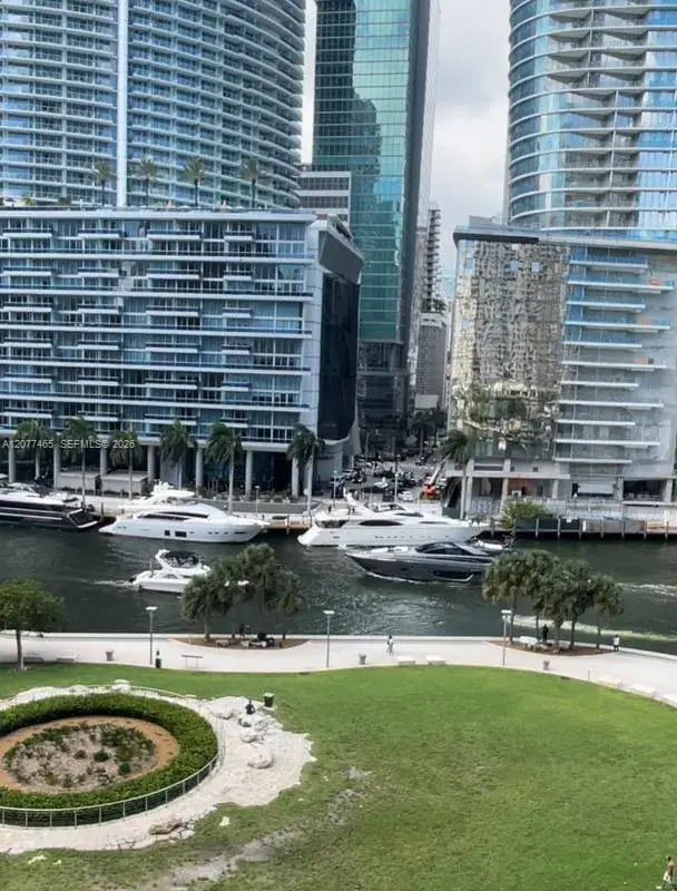475 Brickell Ave # 808, Miami FL 33131