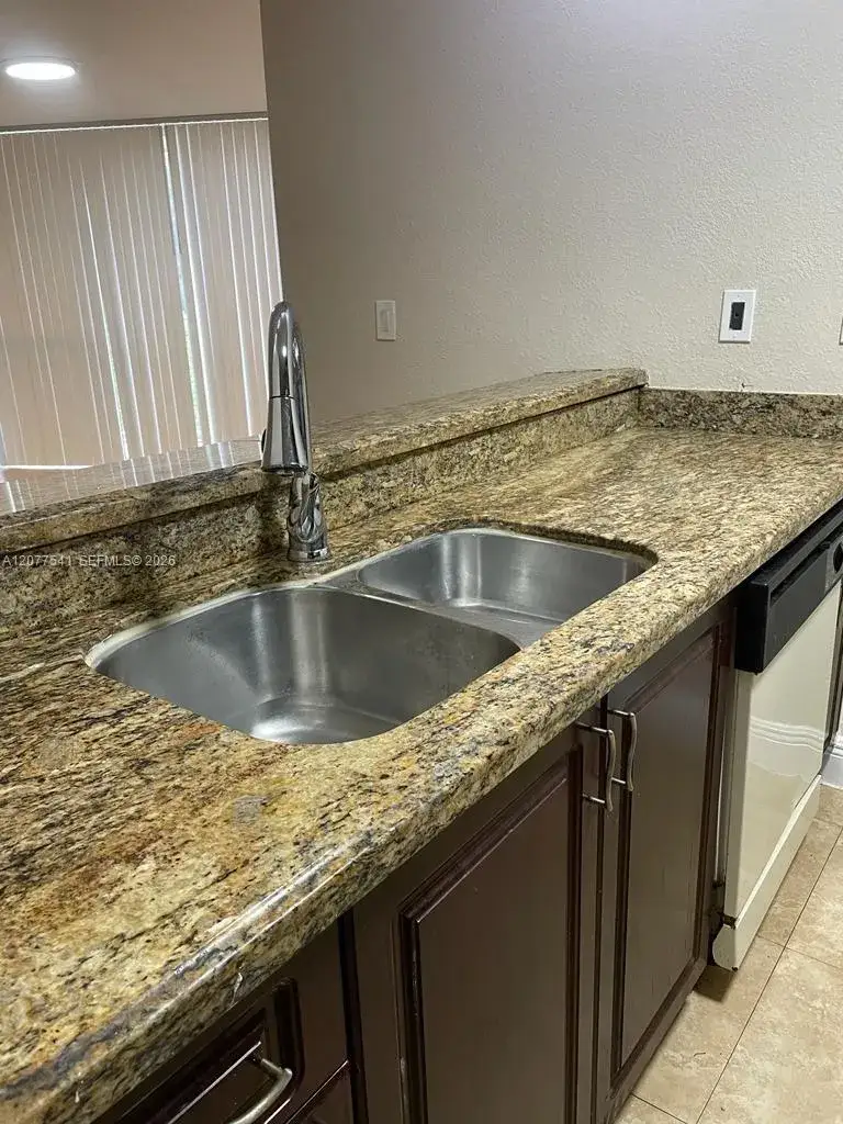 7075 NW 186th St # C505, Hialeah FL 33015