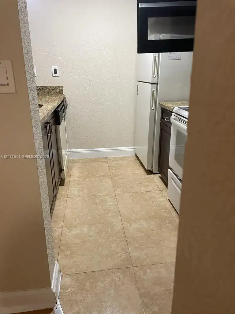7075 NW 186th St # C505, Hialeah FL 33015 photo 3