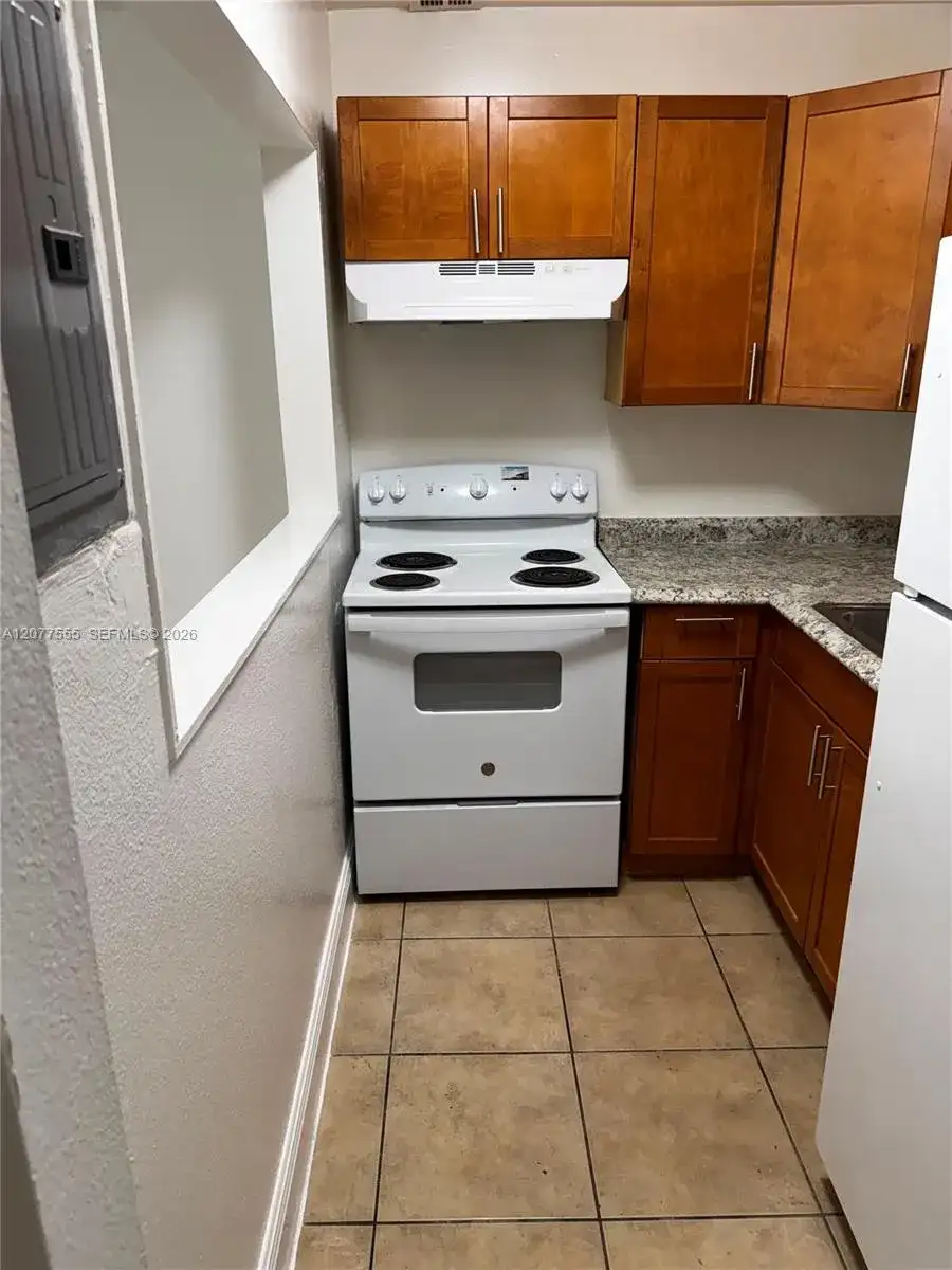 241 SE 9th Ave # 203, Pompano Beach FL 33060 photo 5