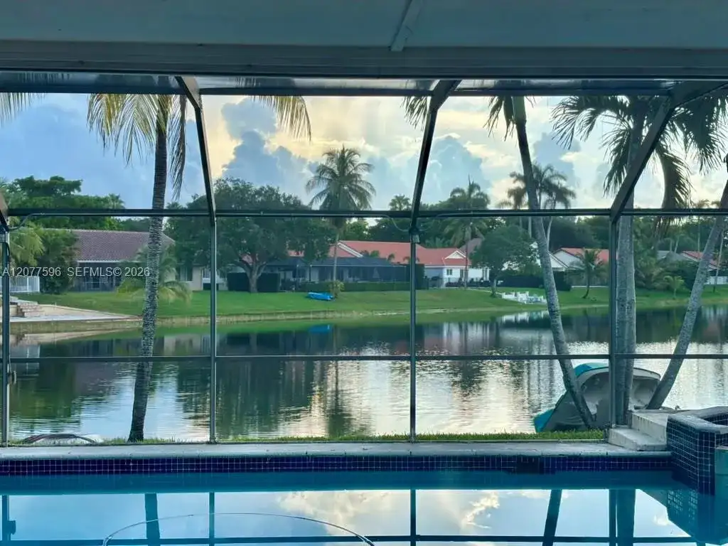 14629 Glencairn Rd, Miami Lakes FL 33016 photo 4