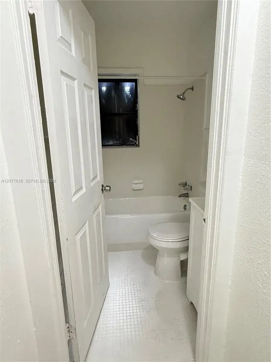 183 Silver Beach Rd, Riviera Beach FL 33403 photo 3