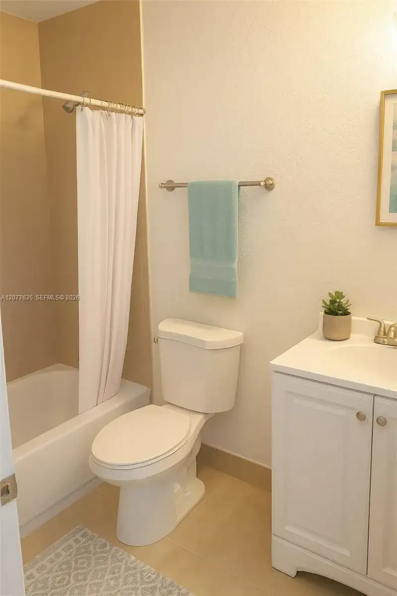 318 NE 166th St # 318, Miami FL 33162 photo 3