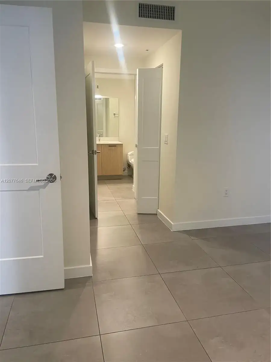 16395 Biscayne Blvd # 313, North Miami Beach FL 33160 photo 3
