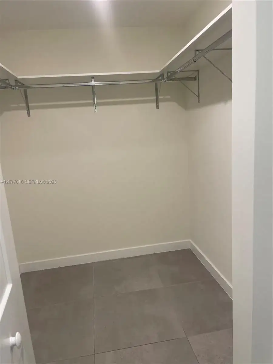 16395 Biscayne Blvd # 313, North Miami Beach FL 33160 photo 4
