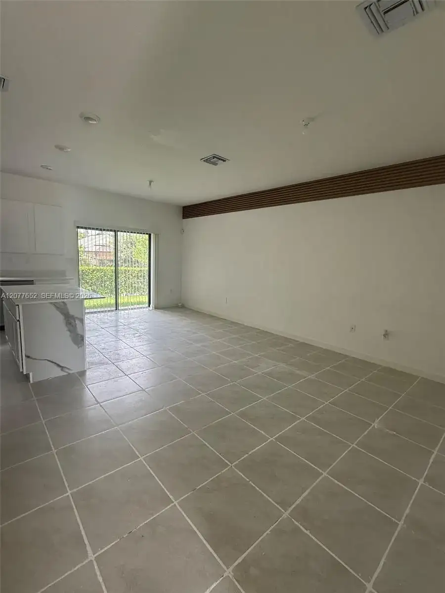813 SW 11th Ter # 0, Florida City FL 33034 photo 2