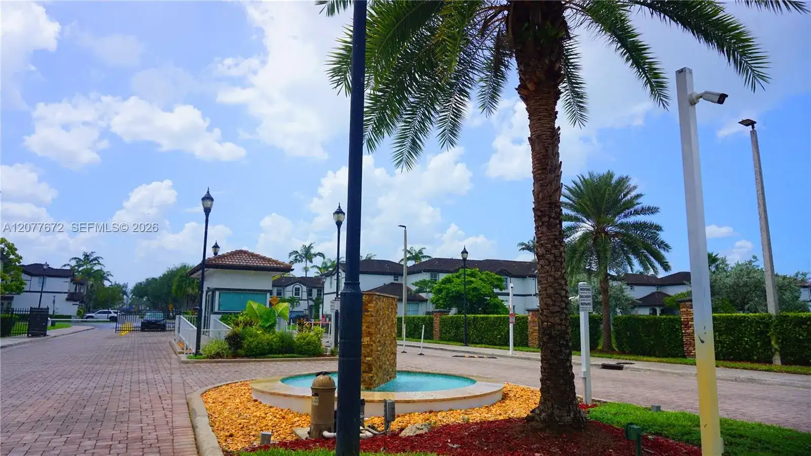 7616 NW 114th Path, Doral FL 33178 photo 2