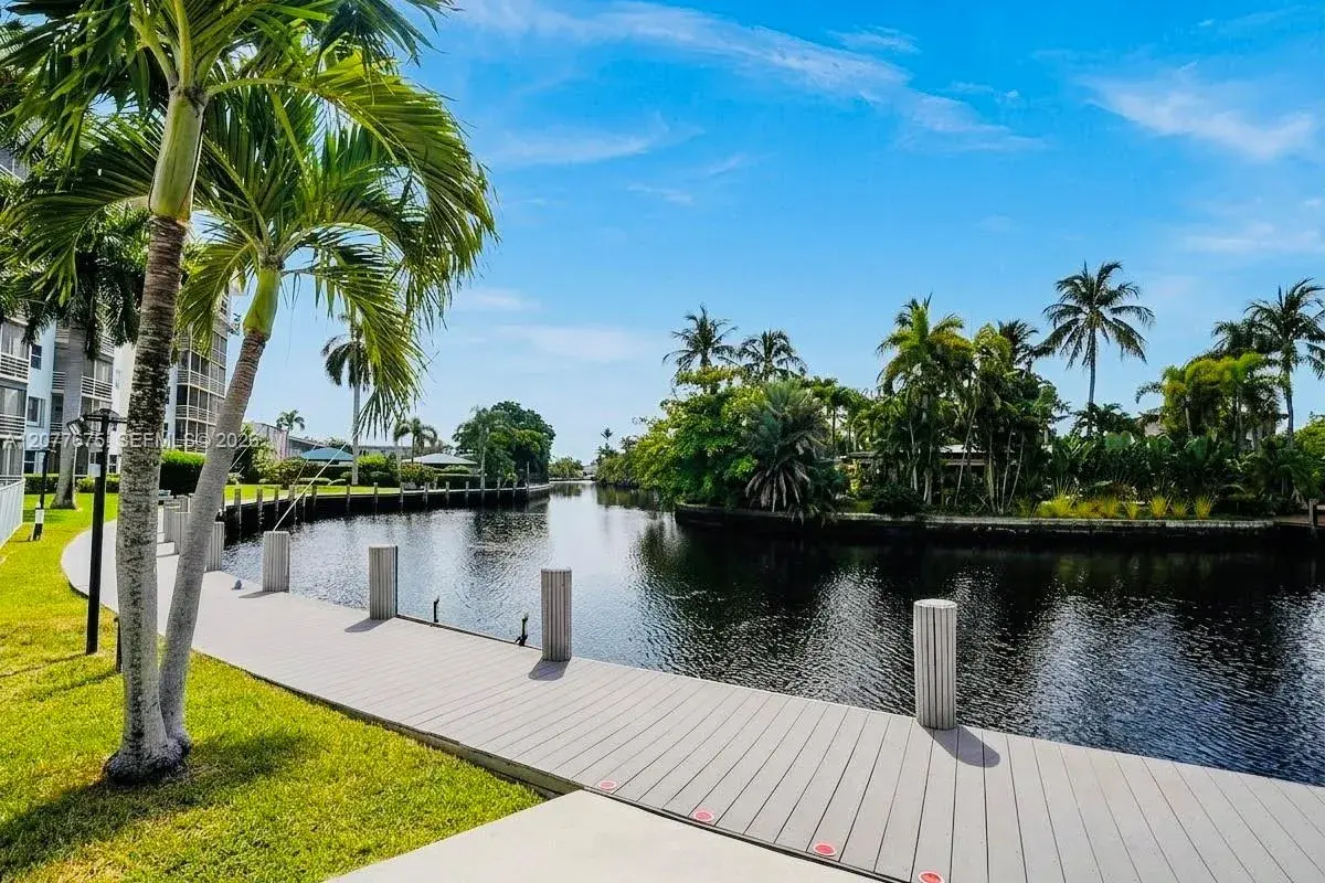 2970 NE 16th Ave # 214, Oakland Park FL 33334