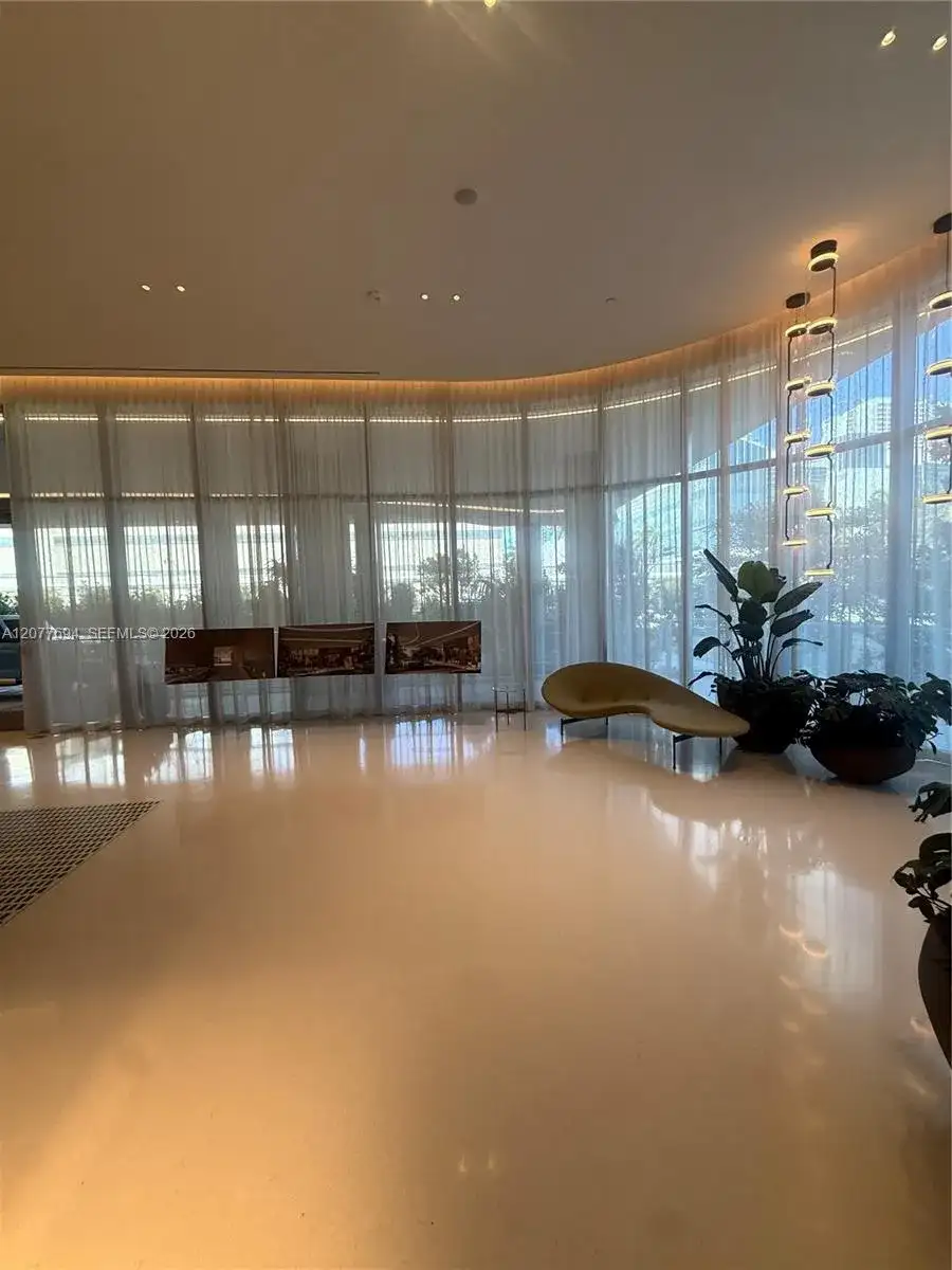1400 Biscayne Blvd # 209, Miami FL 33132 photo 2