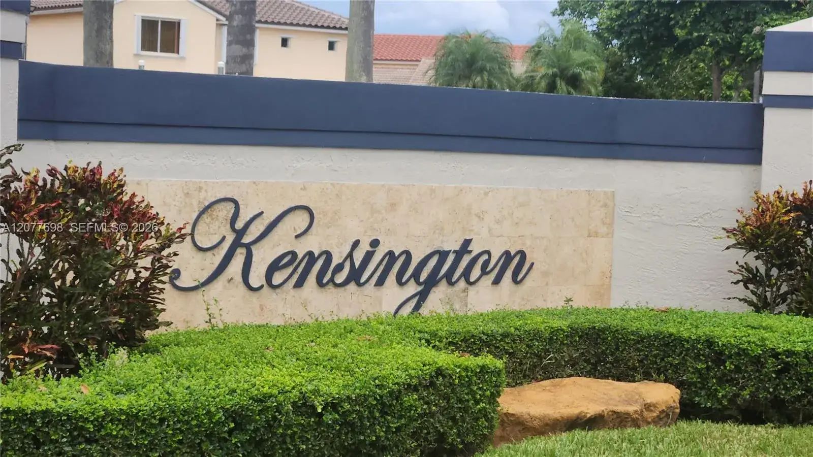 1055 NW 187th Ave, Pembroke Pines FL 33029