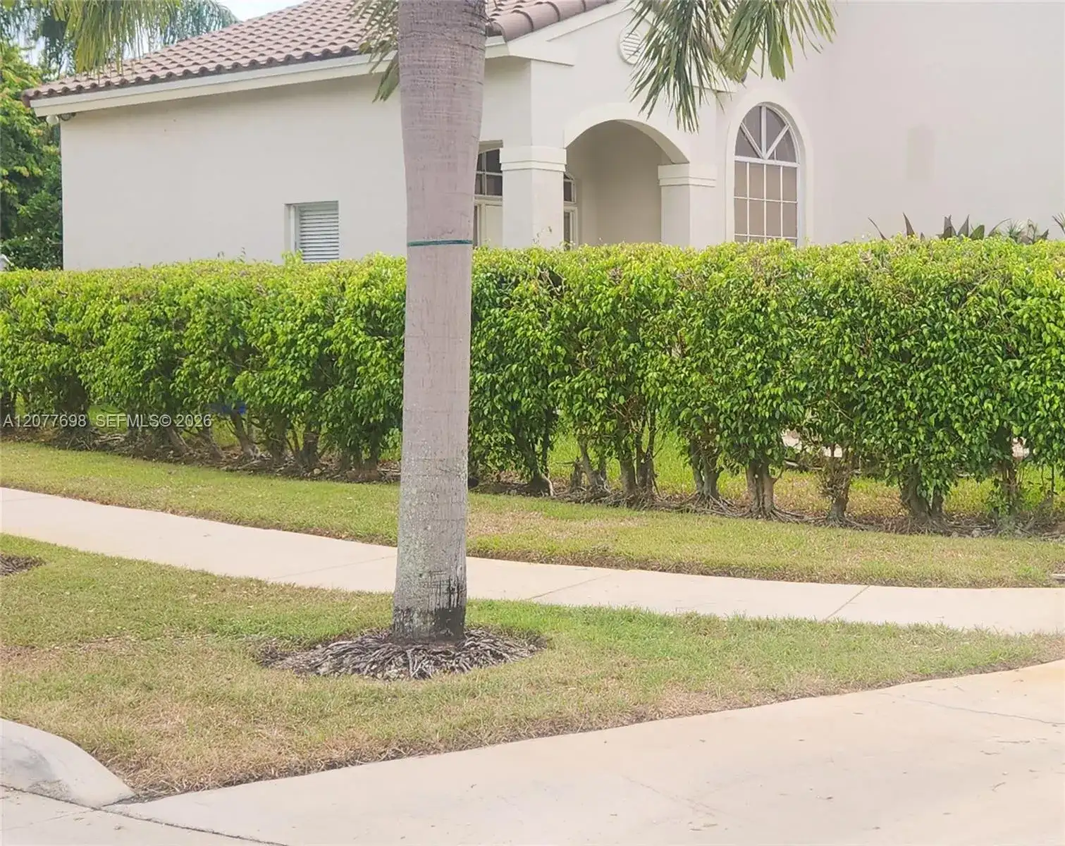 1055 NW 187th Ave, Pembroke Pines FL 33029 photo 3