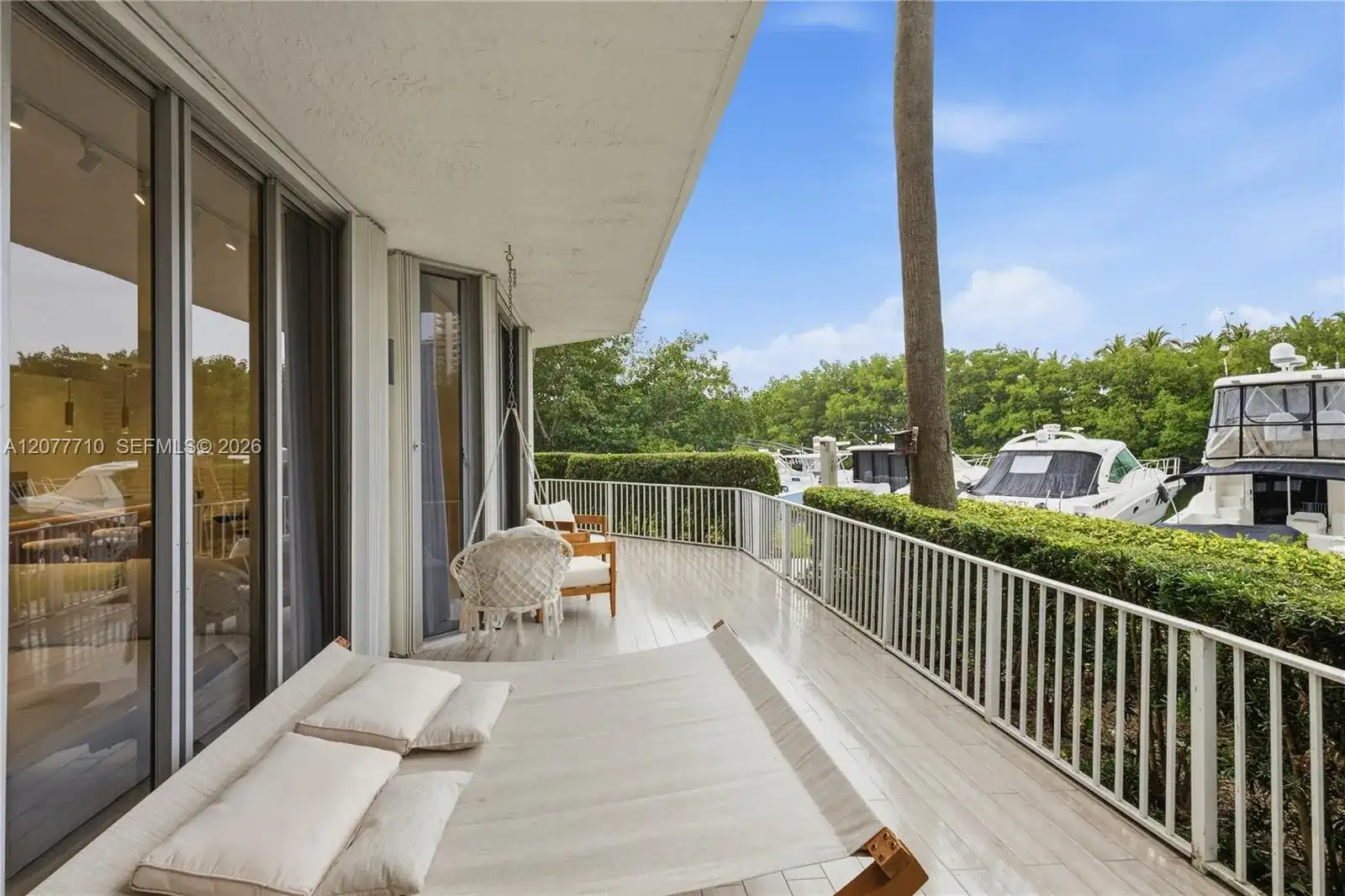 3500 Mystic Pointe Dr # 104, Aventura FL 33180 photo 4