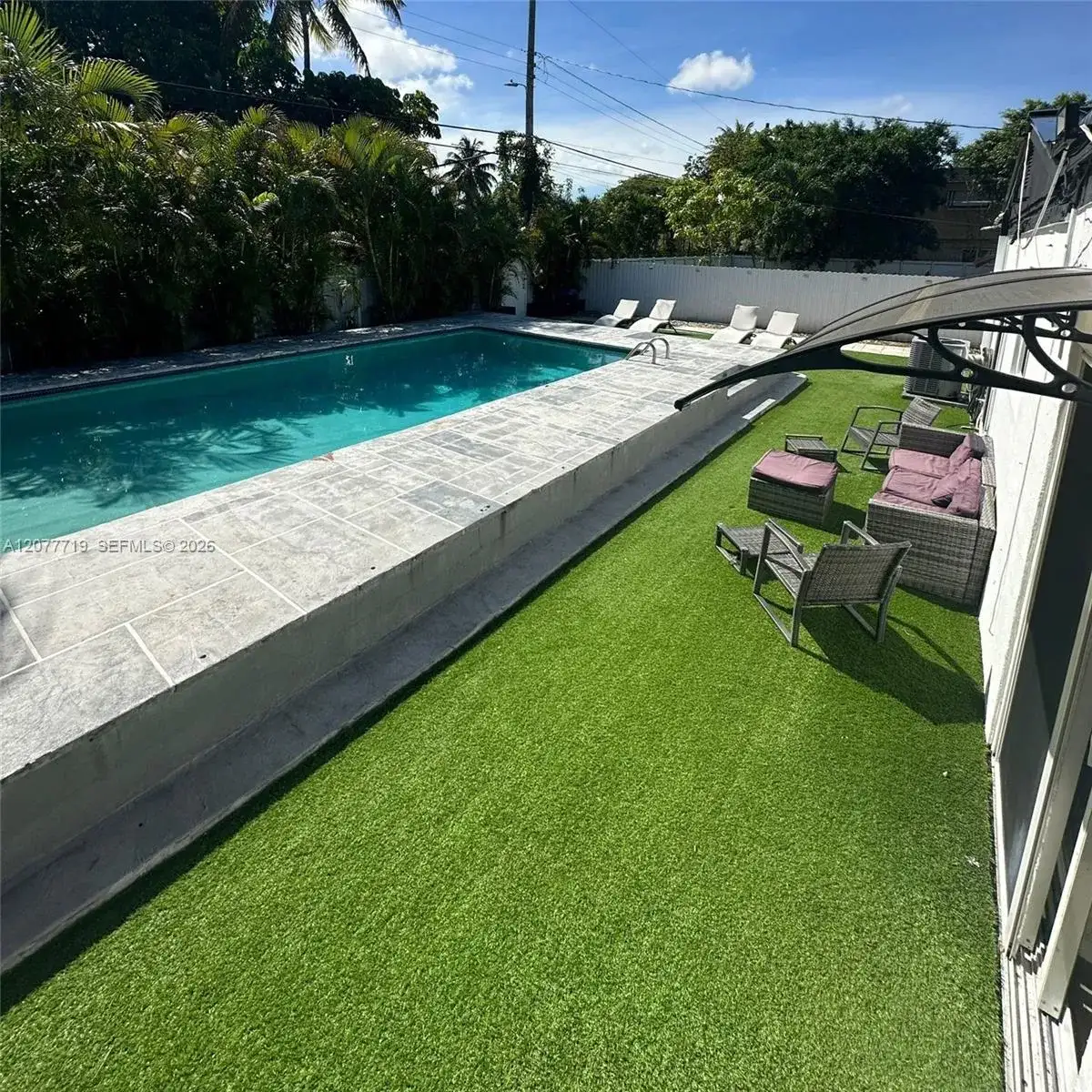 17650 NE 19th Ave, North Miami Beach FL 33162 photo 2