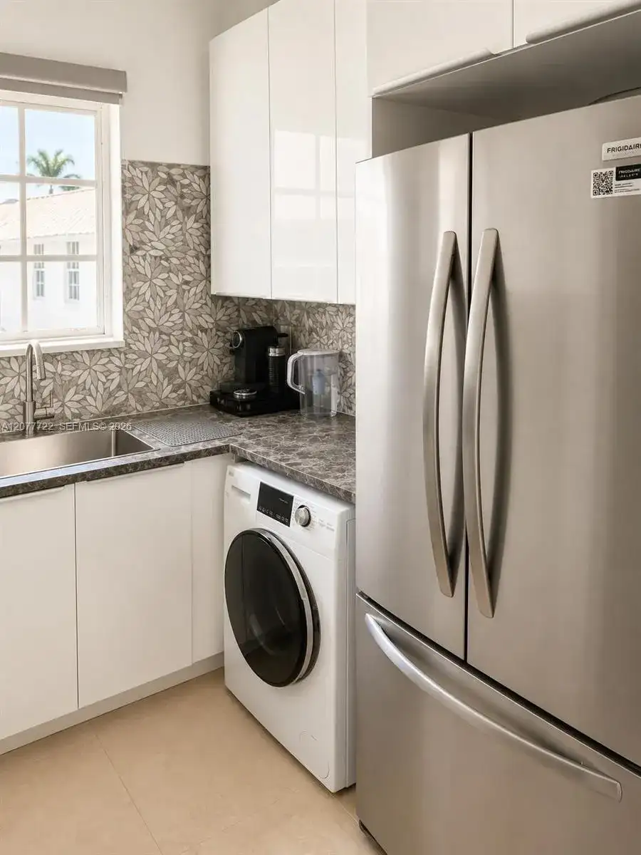 830 10th ST # 3, Miami Beach FL 33139 photo 4