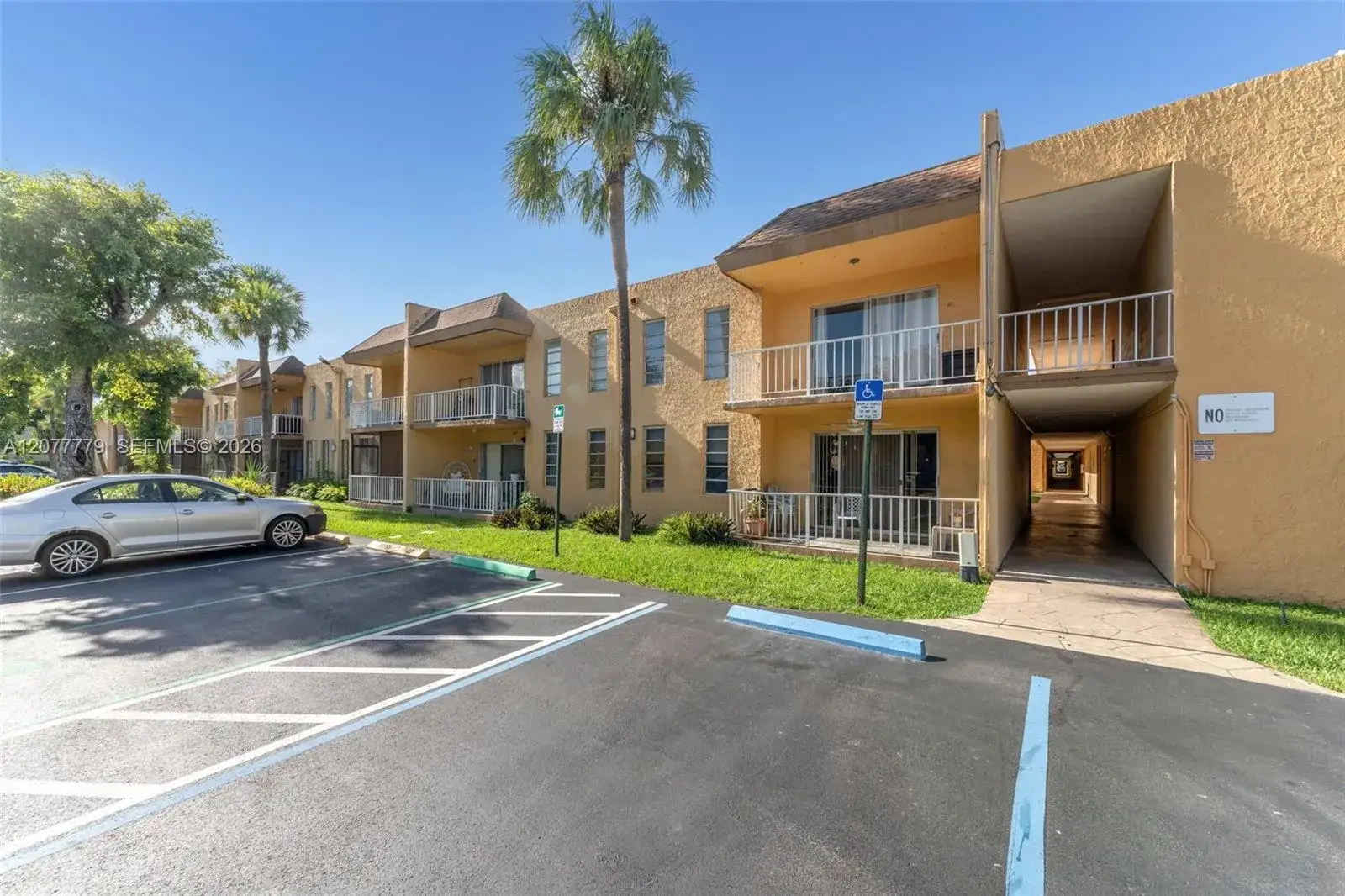 13700 SW 62nd St # 213, Miami FL 33183