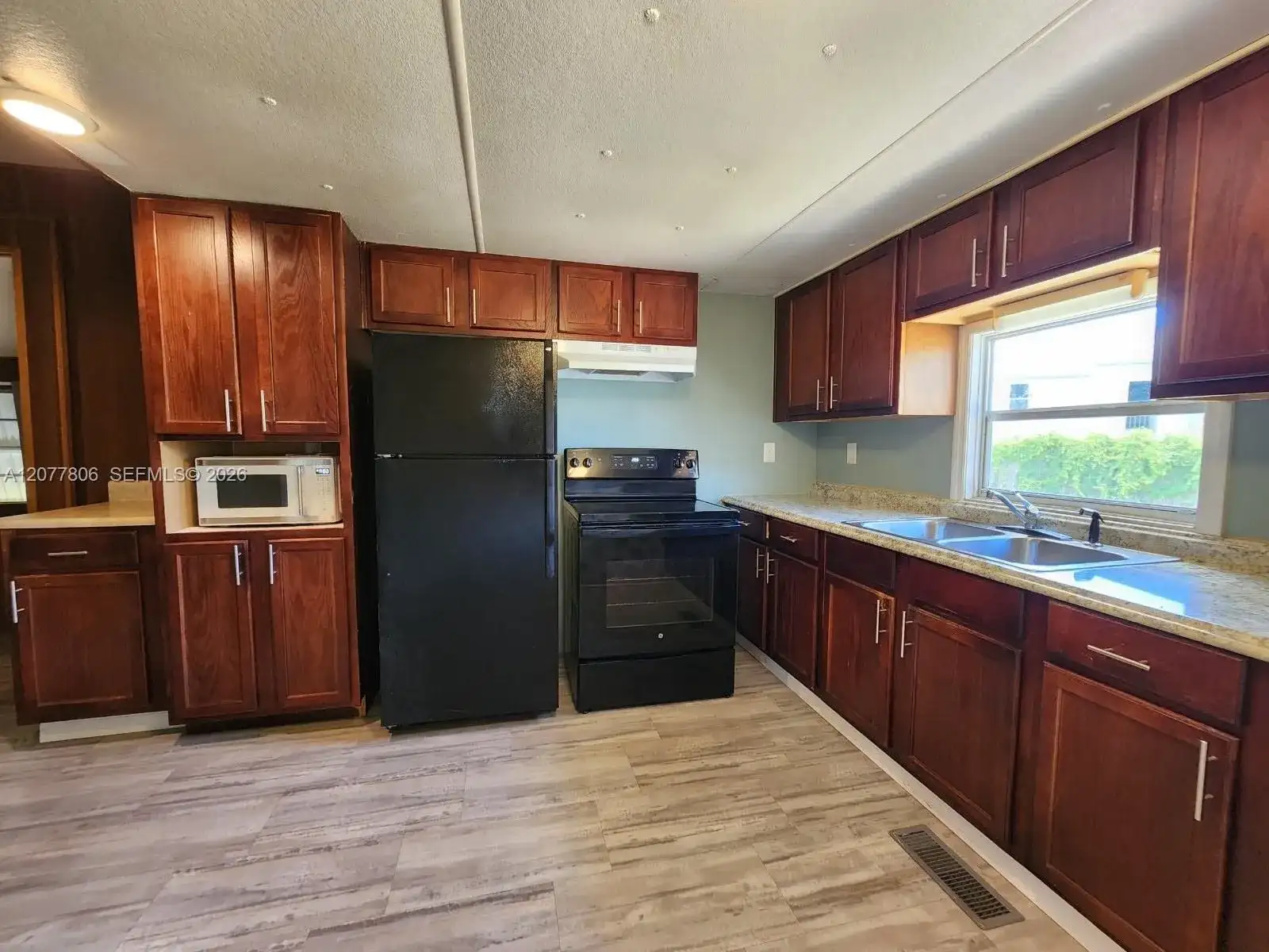 4248 Hibiscus Cir # H, West Palm Beach FL 33409 photo 3