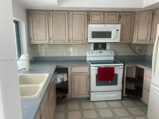 15821 SW 102nd Ct, Miami FL 33157 photo 5