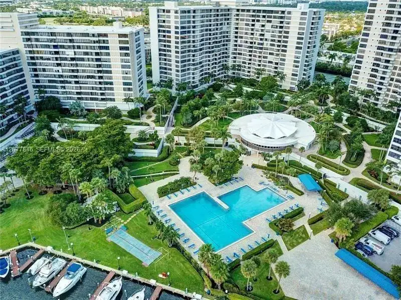 600 Three Islands Blvd # 1102, Hallandale Beach FL 33009 photo 2