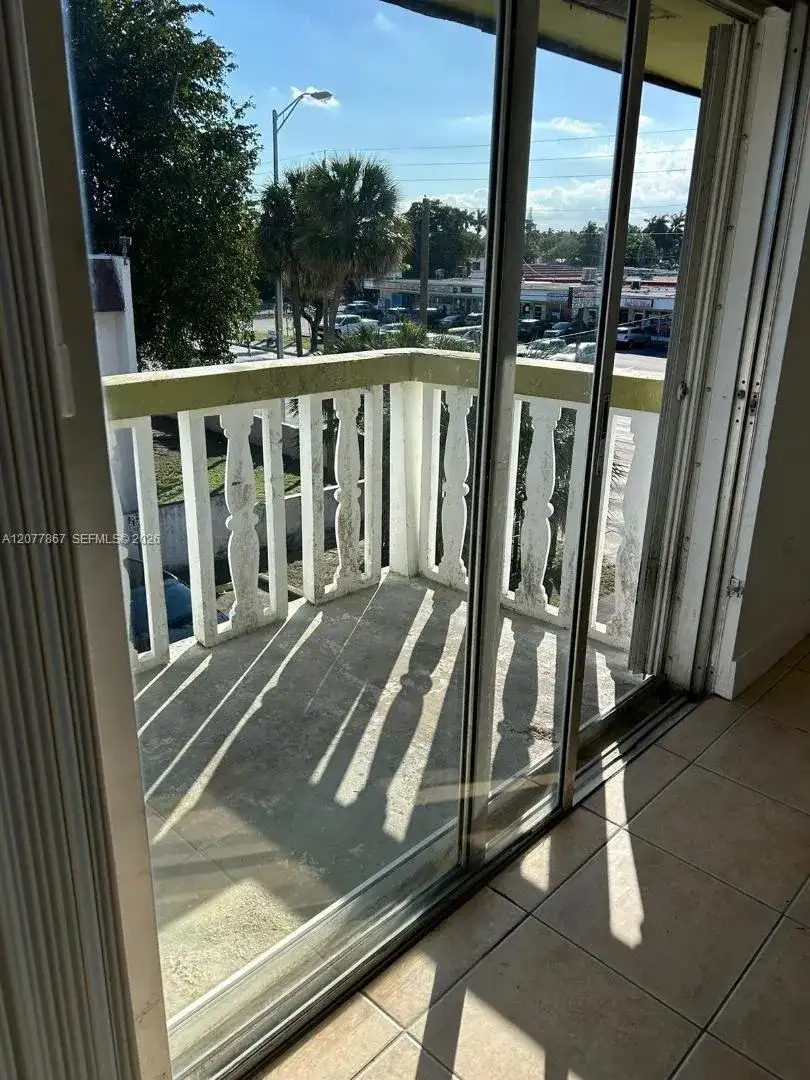 15201 NE 6th Ave # C302, Miami FL 33162 photo 3