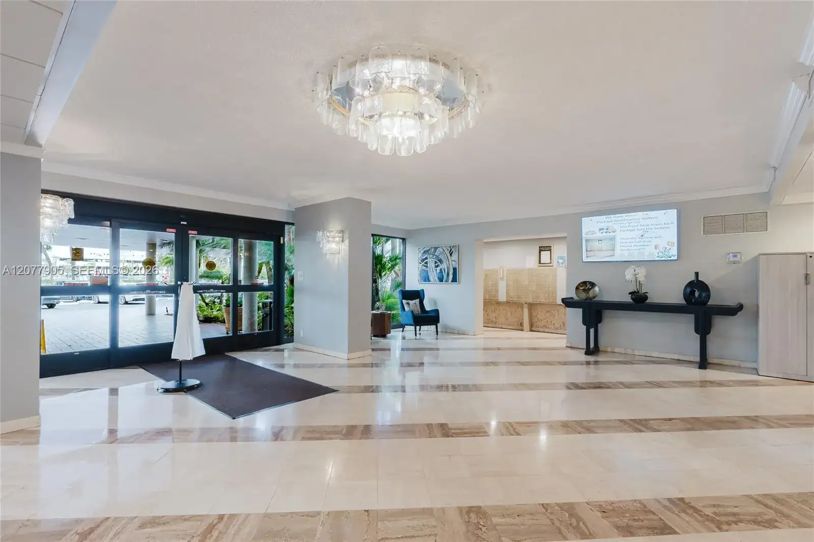 3800 Hillcrest Dr # 412, Hollywood FL 33021 photo 2