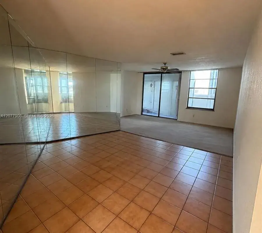 20500 W Country Club Dr # 818, Aventura FL 33180