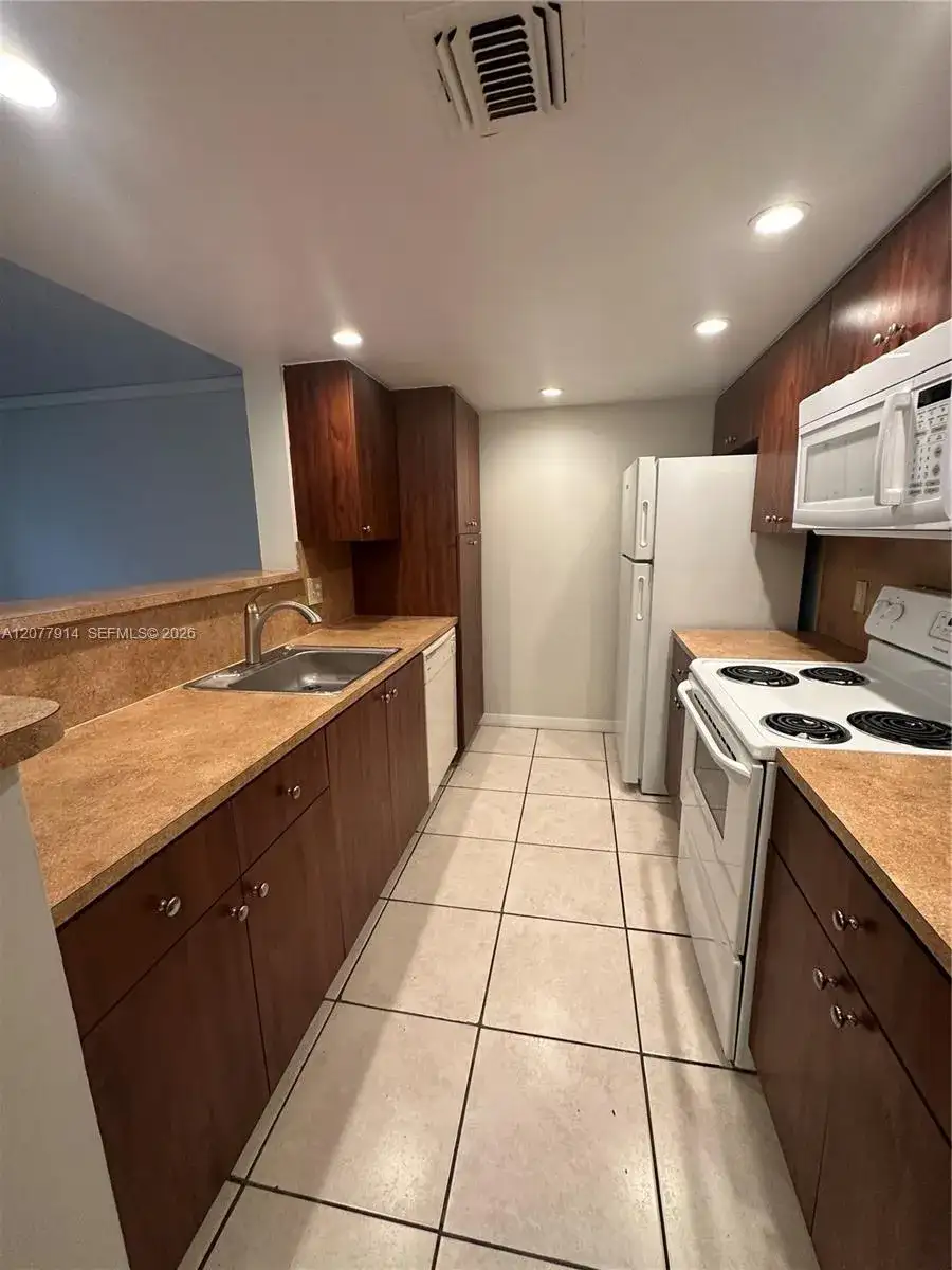 8418 Coral Lake Way # 8418, Coral Springs FL 33065 photo 4