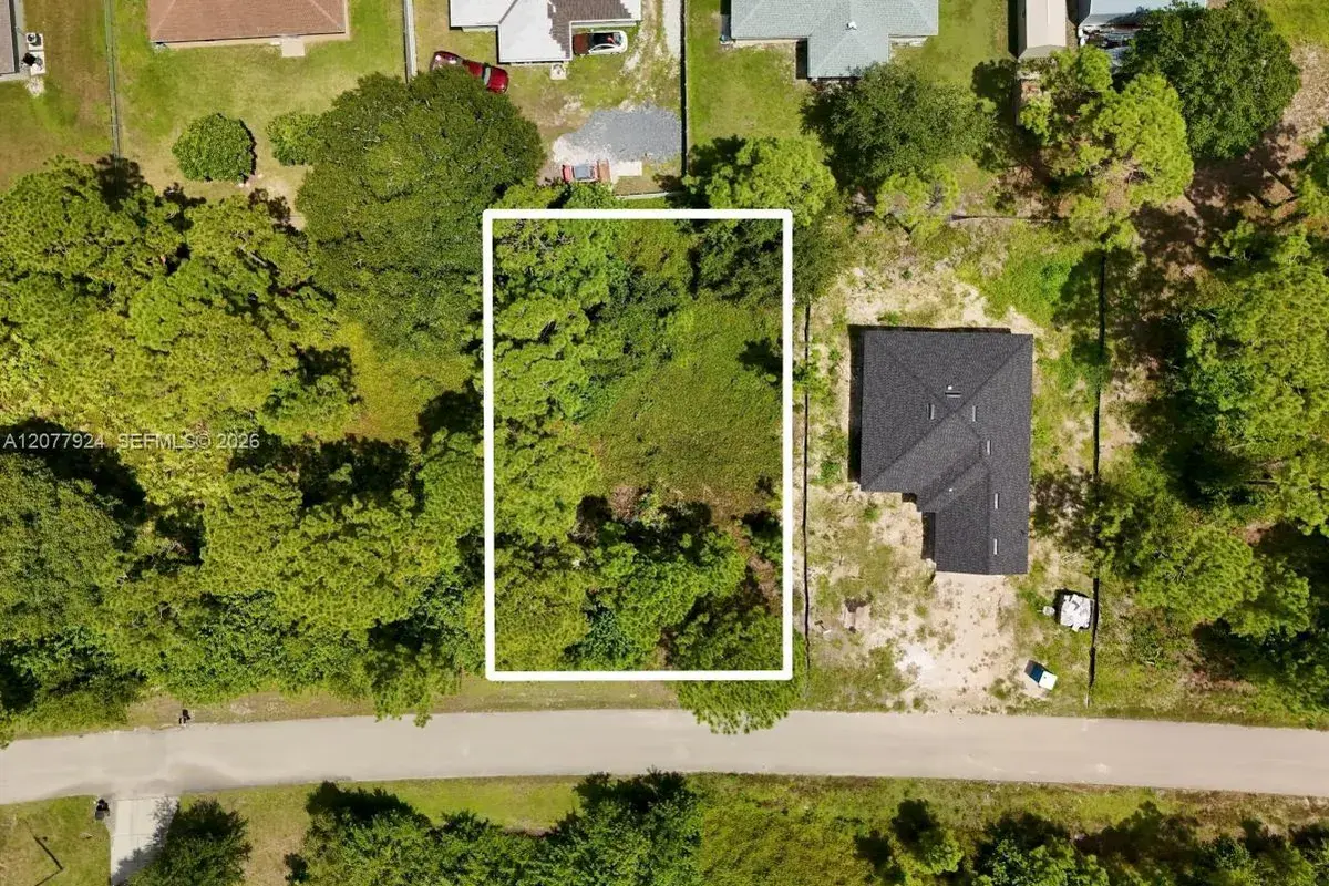523 SUMMIT AVE, Lehigh Acres FL 33974