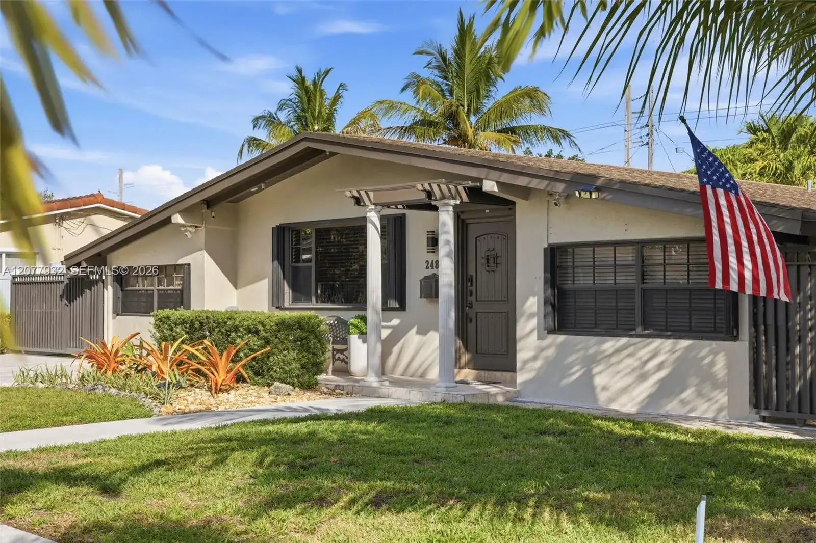 2485 NE 214th St, Miami FL 33180 photo 4