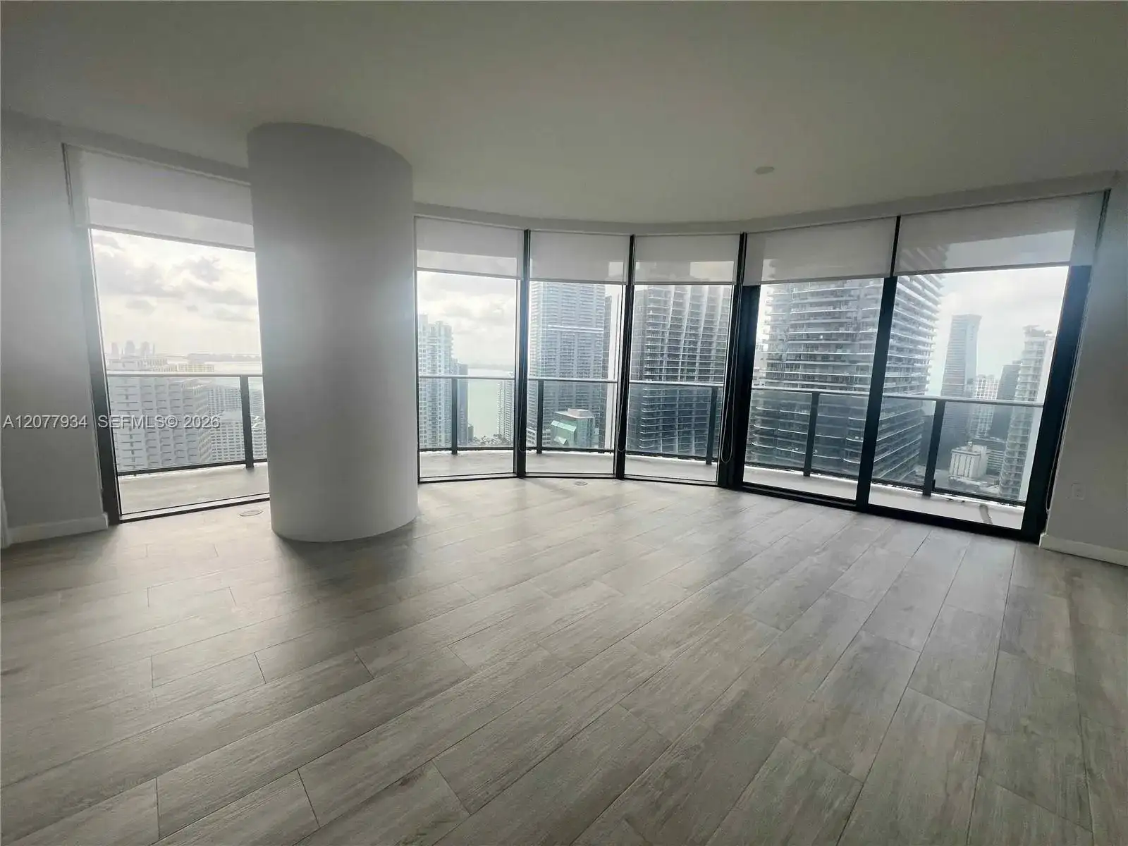 45 SW 9th St # 3703, Miami FL 33130 photo 4