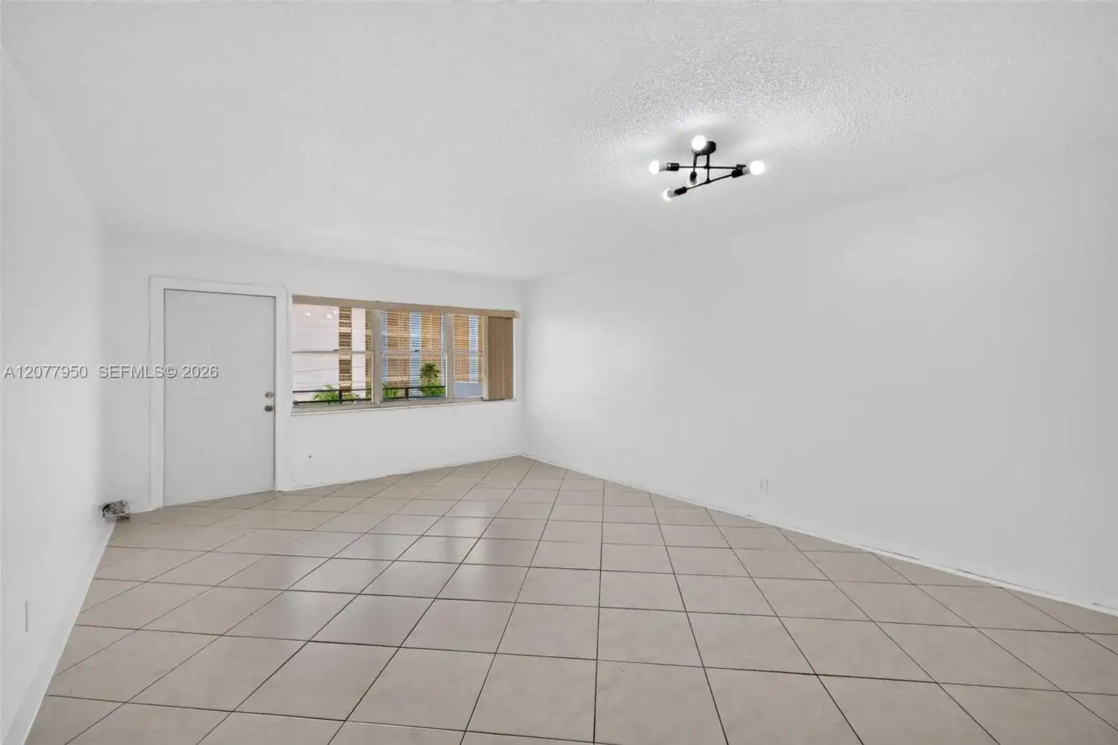 401 Golden Isles Dr # 708, Hallandale Beach FL 33009 photo 4