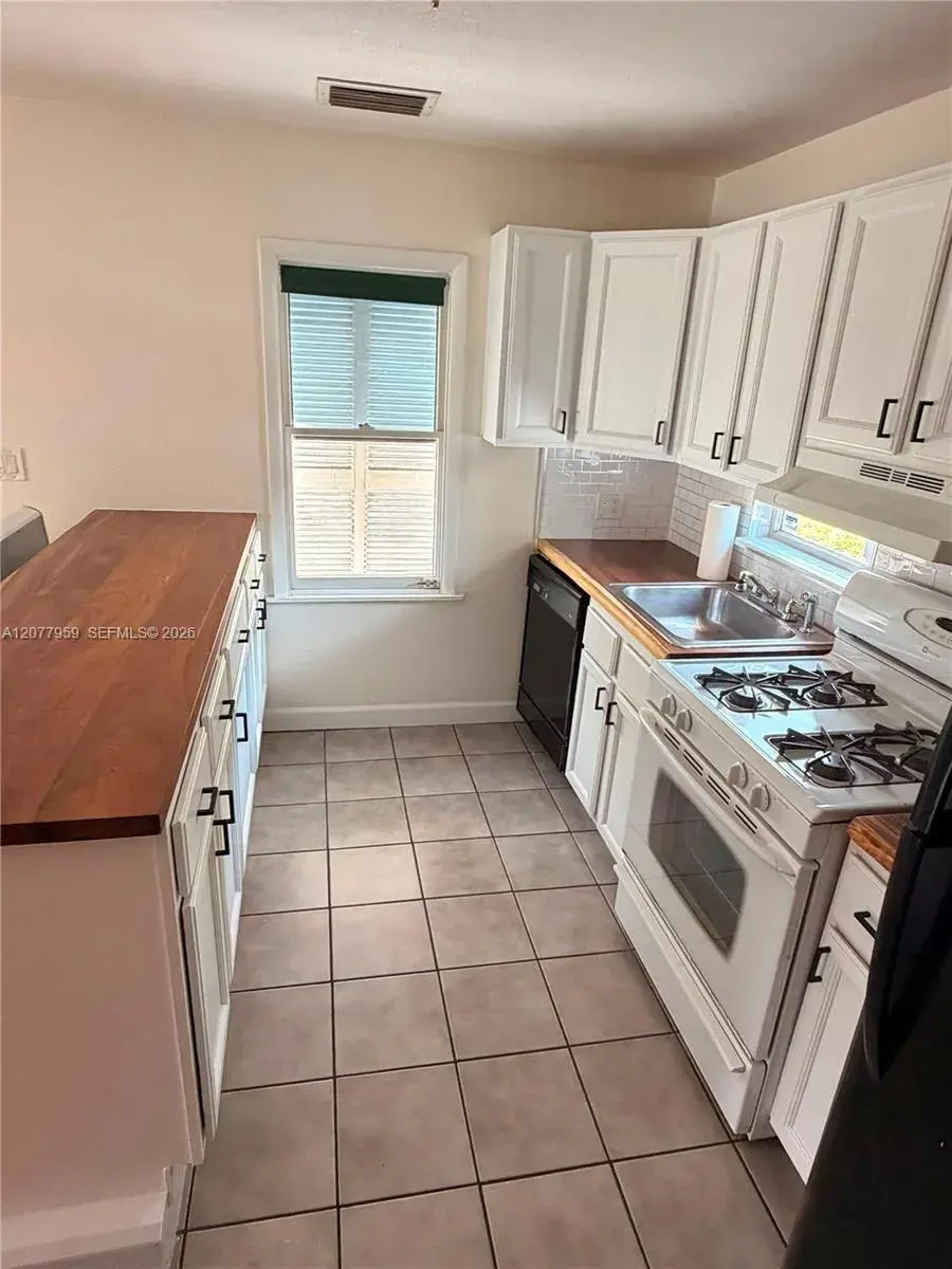 1837 Buchanan St, Hollywood FL 33020