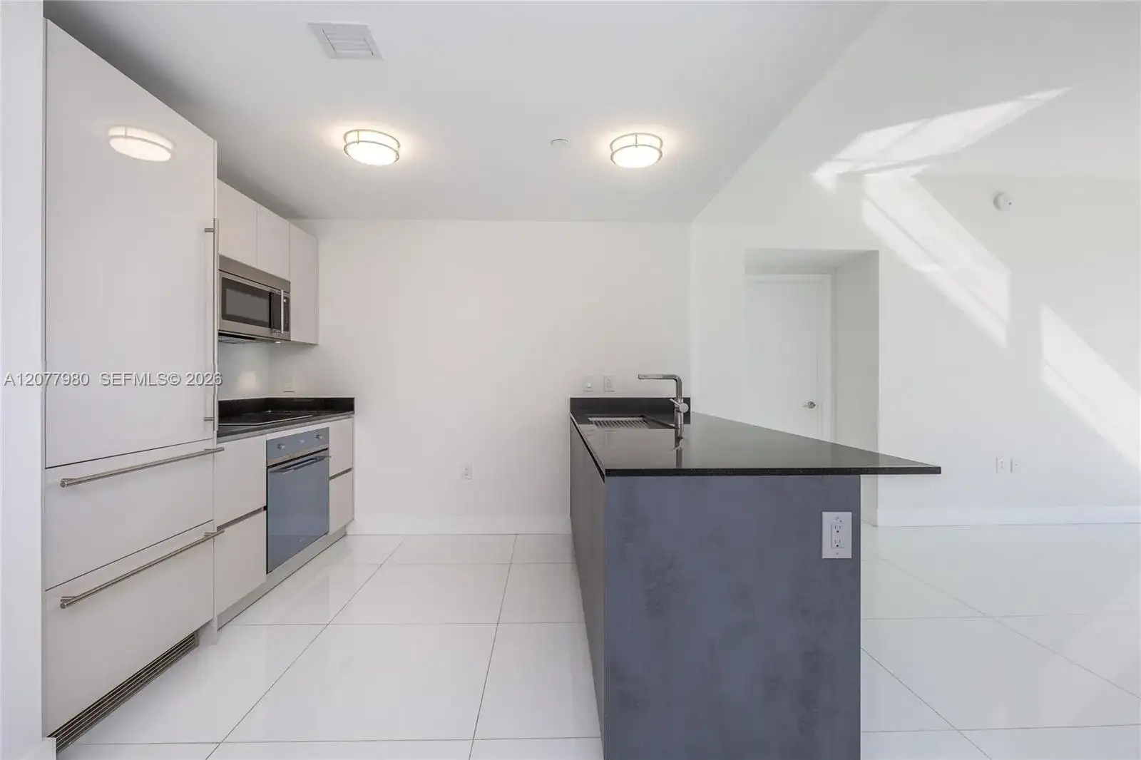 1010 Brickell Ave # 1402, Miami FL 33131 photo 2