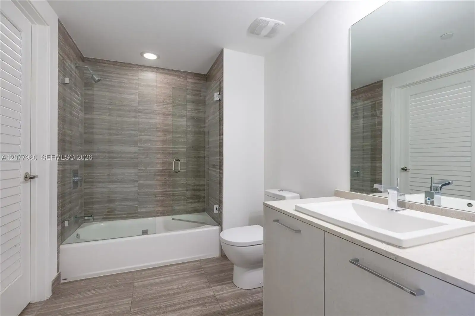 1010 Brickell Ave # 1402, Miami FL 33131 photo 5