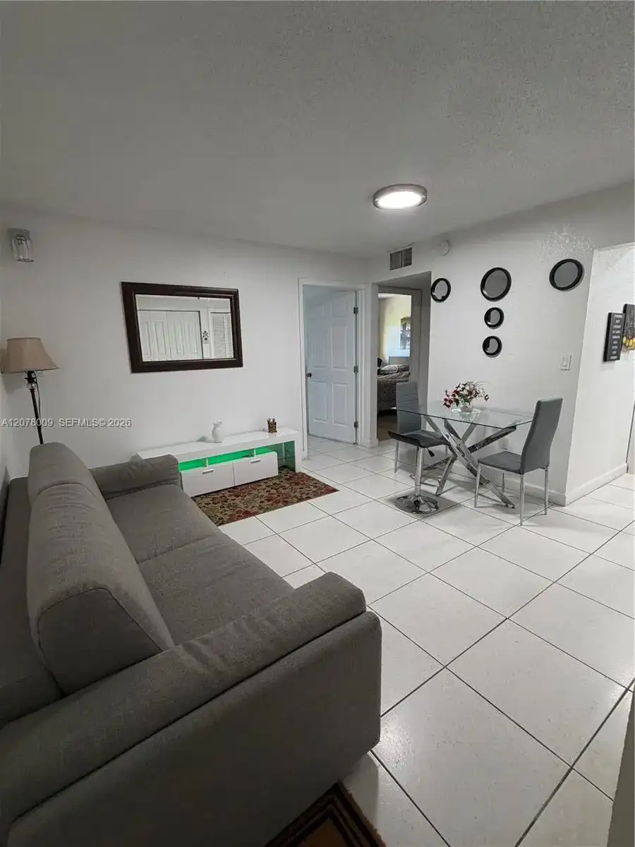 17530 NW 68th Ave # C1005, Hialeah FL 33015 photo 3