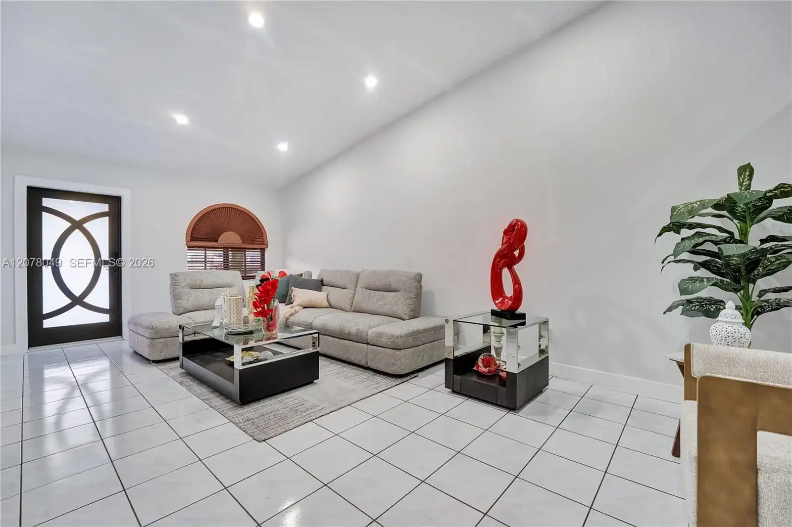 5670 W 20th Ct, Hialeah FL 33016 photo 5