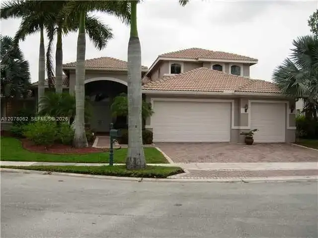 1360 Victoria Isle Dr, Weston FL 33327