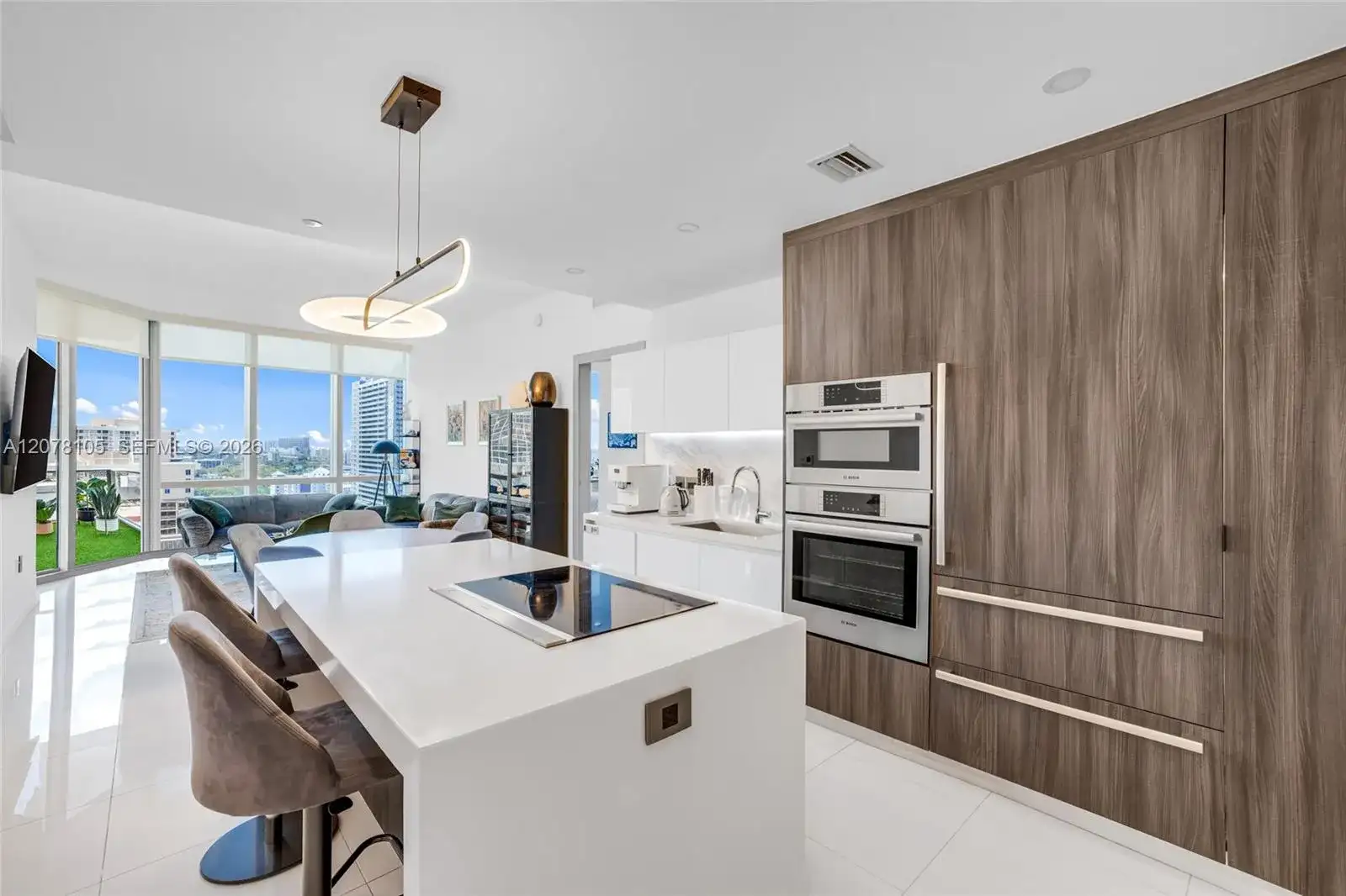 851 NE 1st Ave # 1408, Miami FL 33132 photo 3