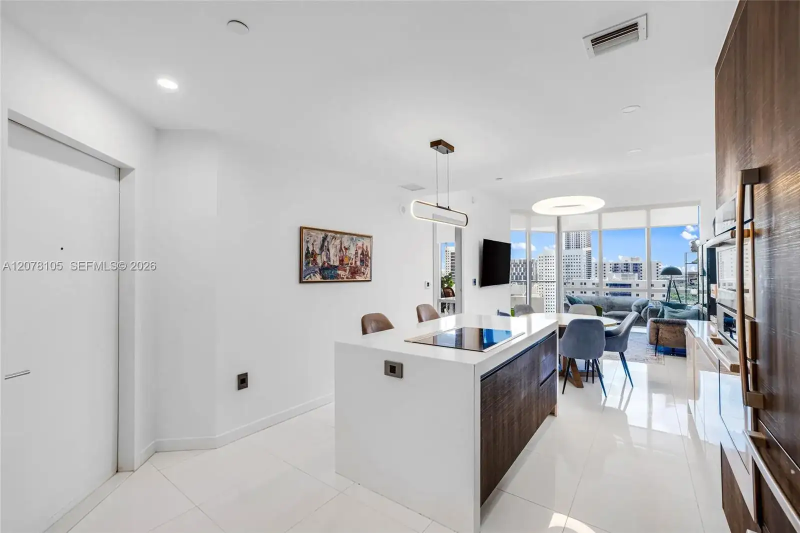 851 NE 1st Ave # 1408, Miami FL 33132 photo 4