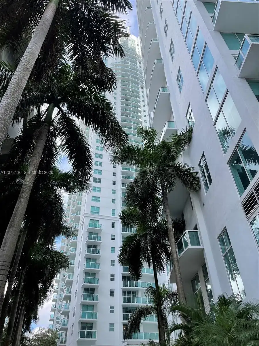 31 SE 5th St # 2805, Miami FL 33131 photo 3