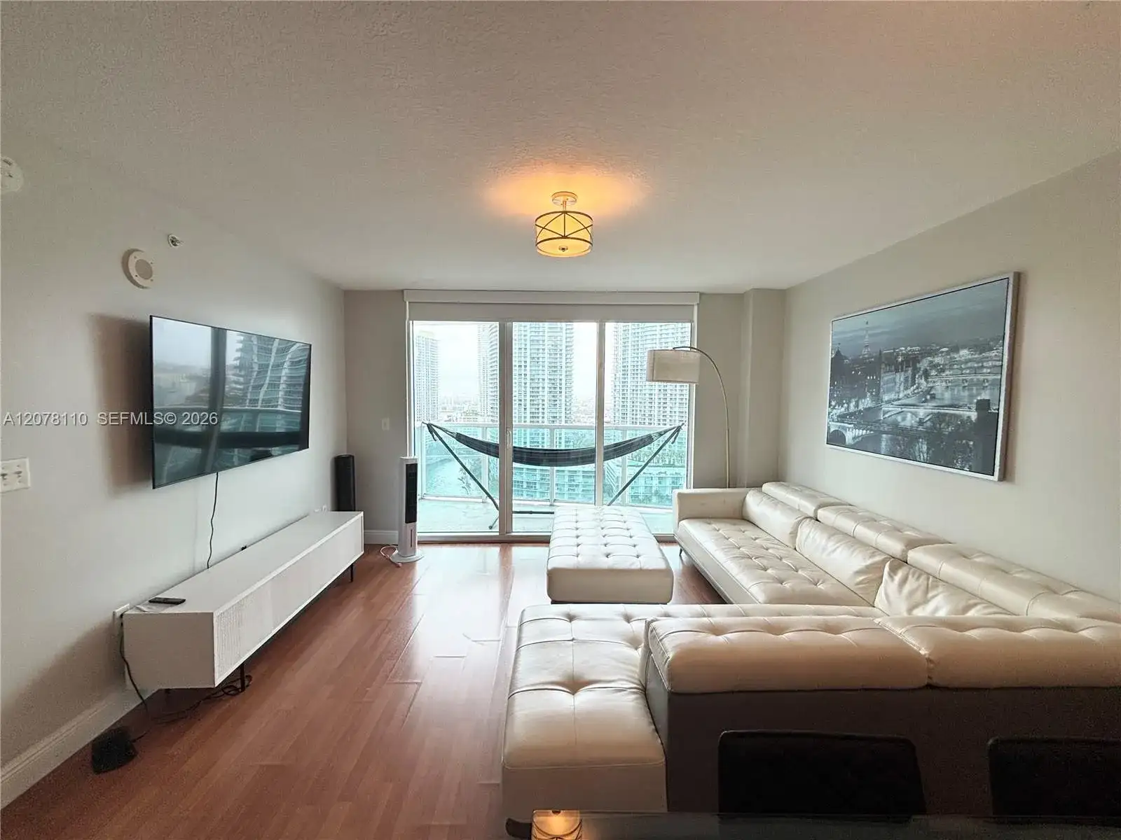 31 SE 5th St # 2805, Miami FL 33131 photo 4
