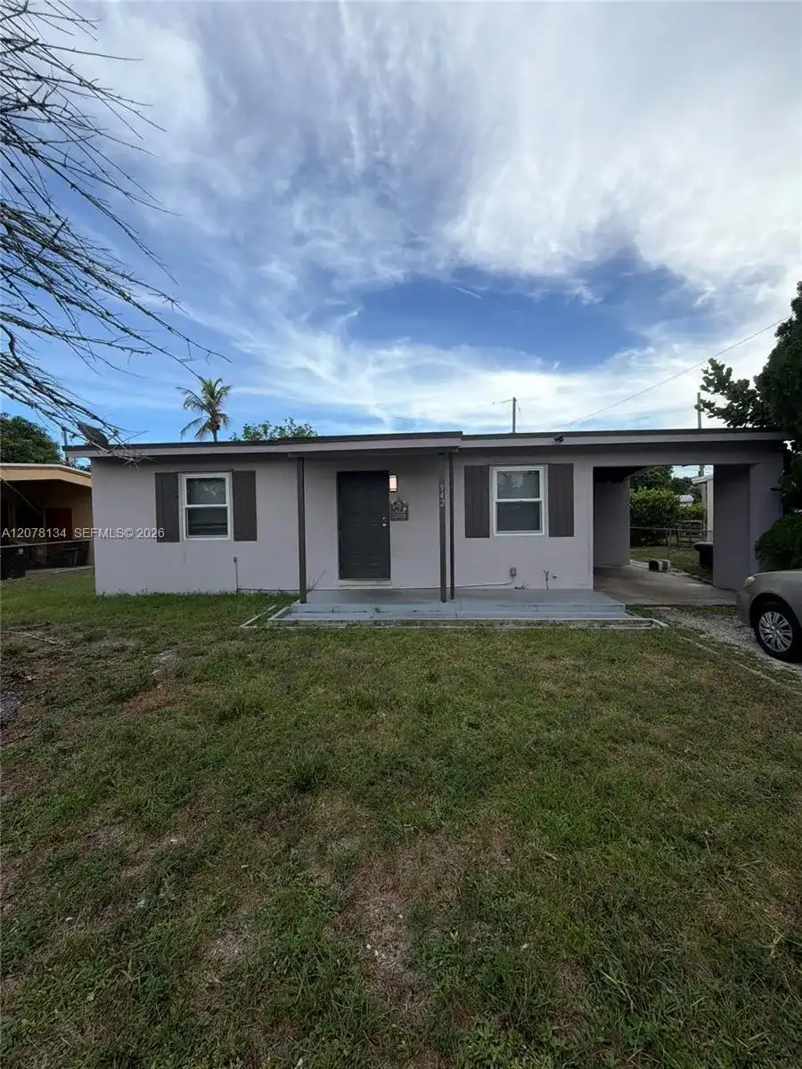 942 NW 11th Ct, Fort Lauderdale FL 33311