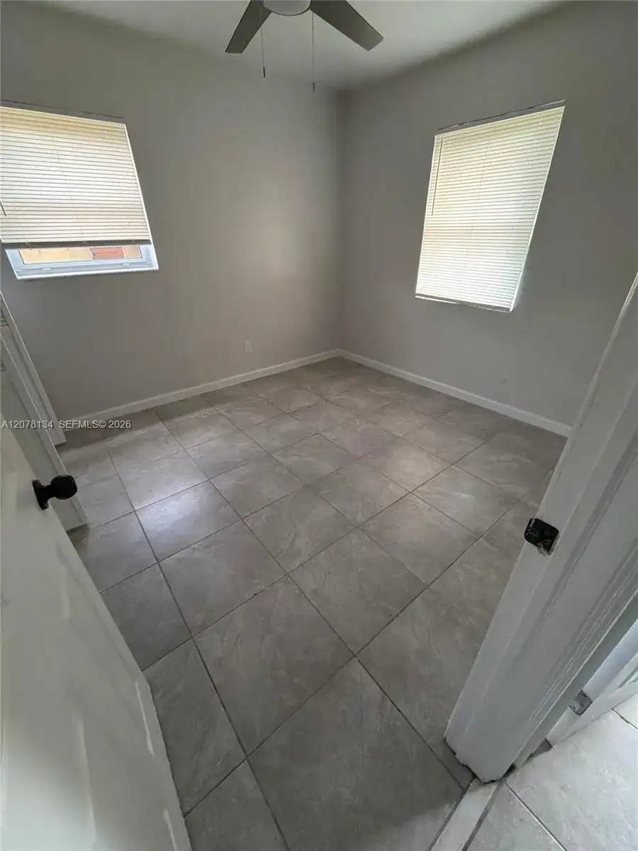 942 NW 11th Ct, Fort Lauderdale FL 33311 photo 5