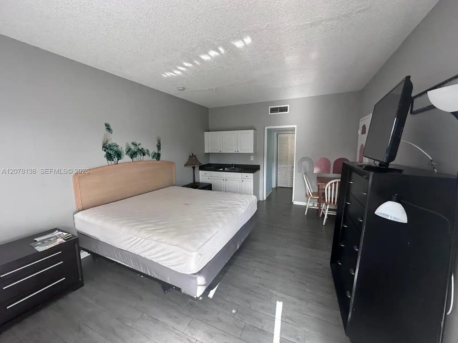 26 Diplomat Pkwy # 2342, Hallandale Beach FL 33009