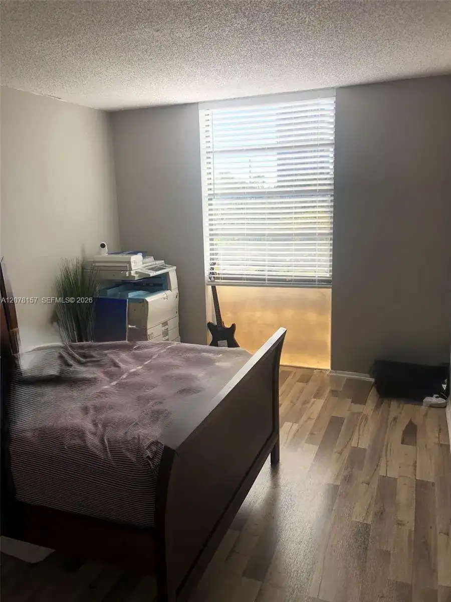 16851 NE 23rd Ave # B402, North Miami Beach FL 33160 photo 5