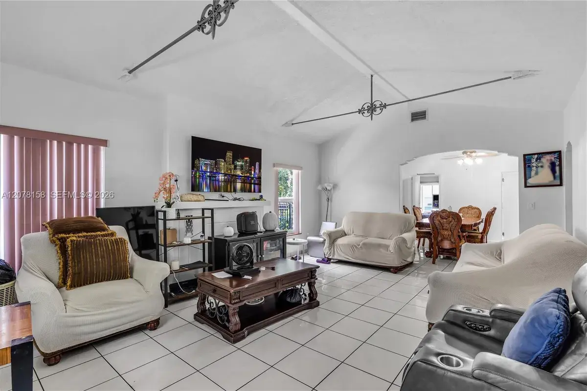 4727 NE 1st Ct, Miami FL 33137