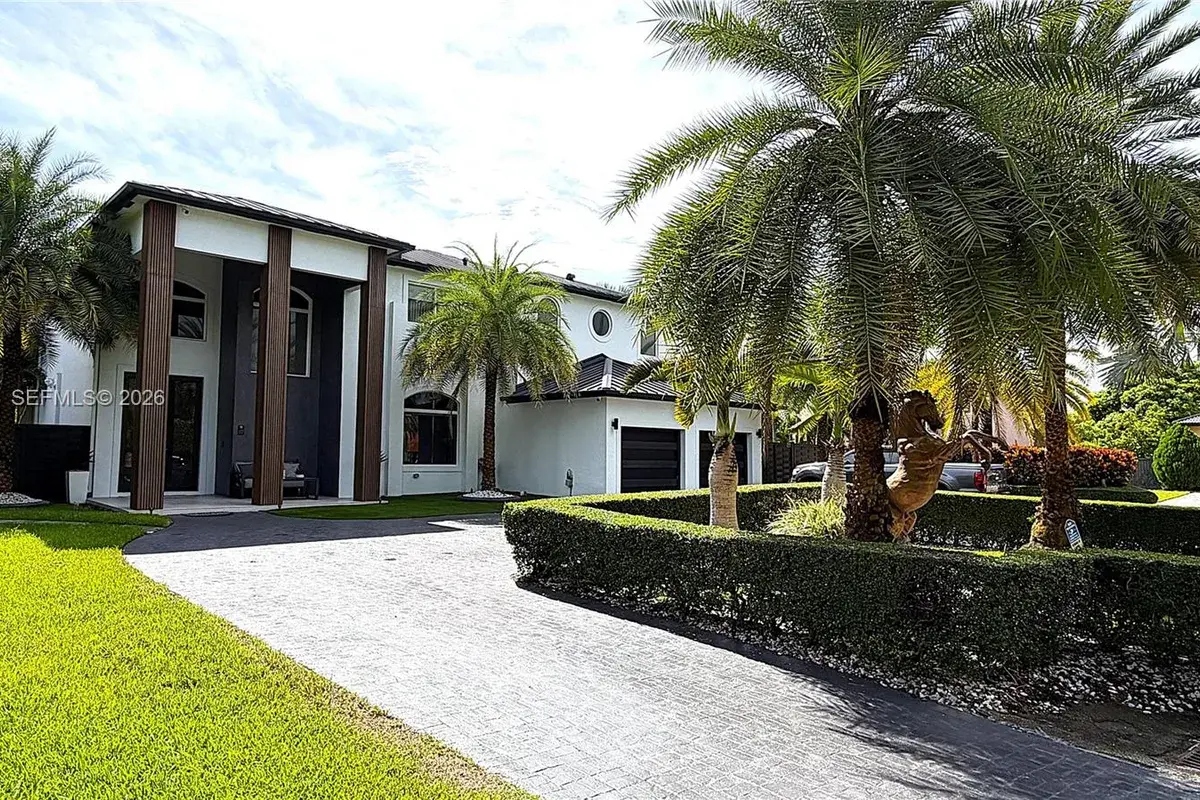 8211 SW 122nd Ave, Miami FL 33183