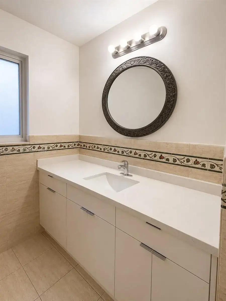 15330 Durnford Dr, Miami Lakes FL 33014 photo 4